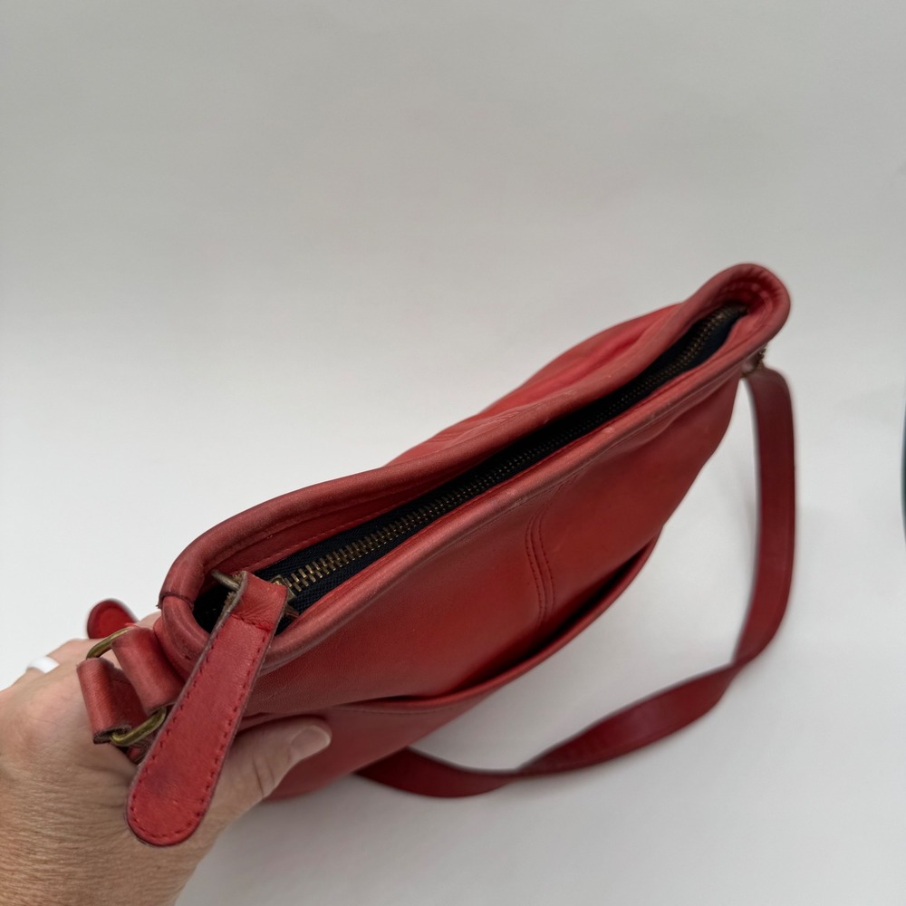 Coach Vintage Red Leather Bleecker Crossbody Bag Bucket Bag Brass Hardware FLAWS - Picture 4 of 12